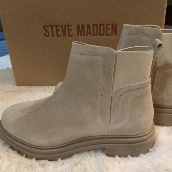 Steve Madden NEW Moira Suede bootie - Picture 2 of 4